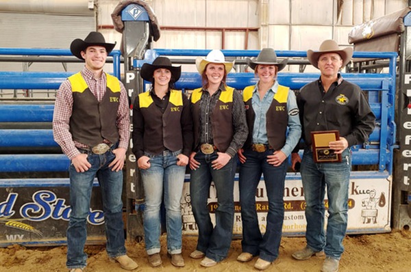 2019 CNFR qualifiers (left to right): Chadron Coffield, Karissa Rayhill, Brooke Glass, Jacey Thompson, and Coach Jake Clark.